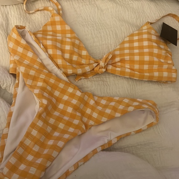 Swimsuit - Picture 3 of 3